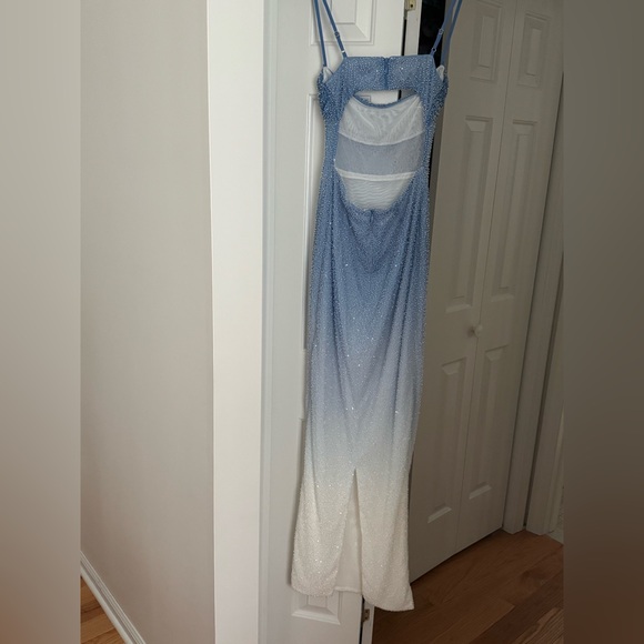 Monte Carlo ombré dress Oh Polly One Shoulder Blue and White Dress - Picture 5 of 6